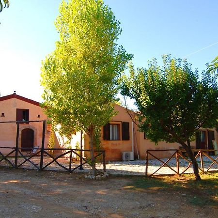 Agriturismo Terra Di Pace Noto Exteriör bild