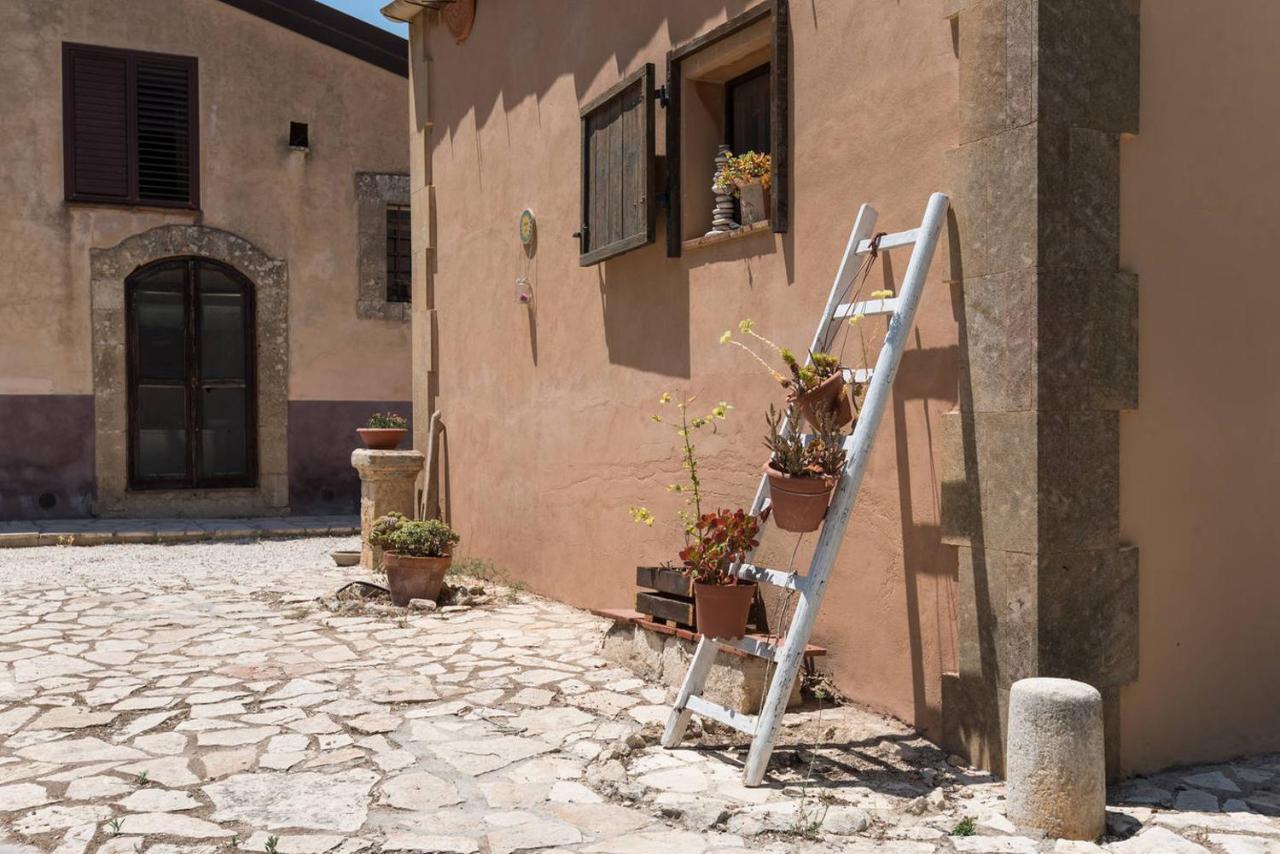 Agriturismo Terra Di Pace Noto Exteriör bild