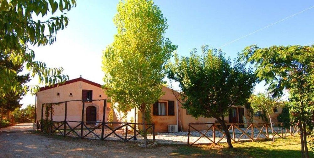 Agriturismo Terra Di Pace Noto Exteriör bild