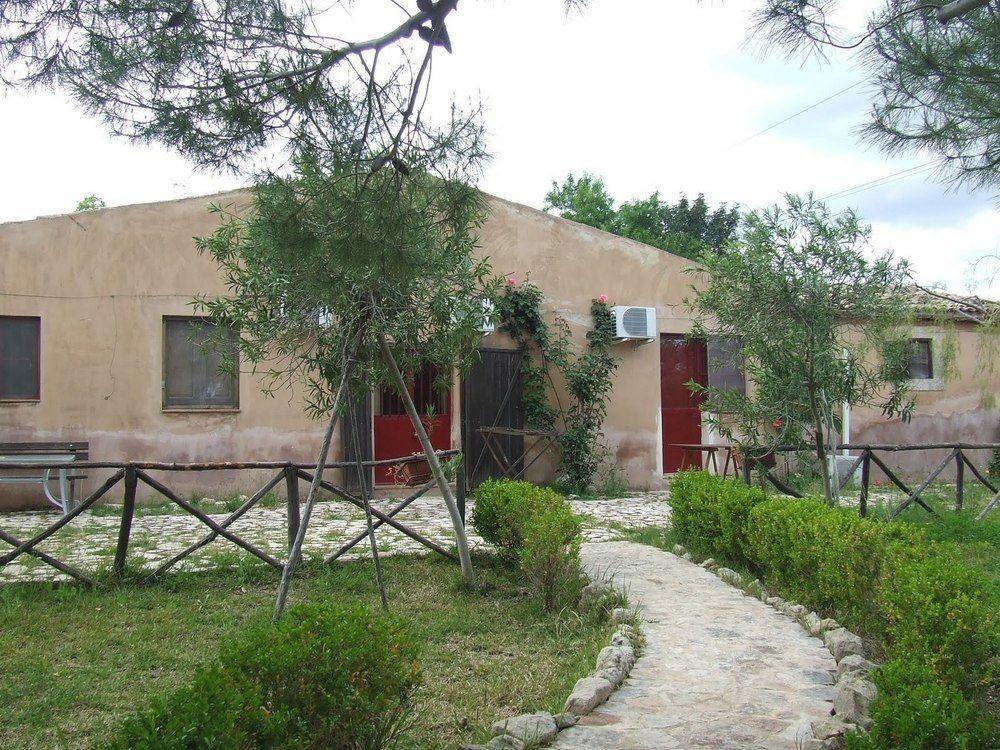 Agriturismo Terra Di Pace Noto Exteriör bild